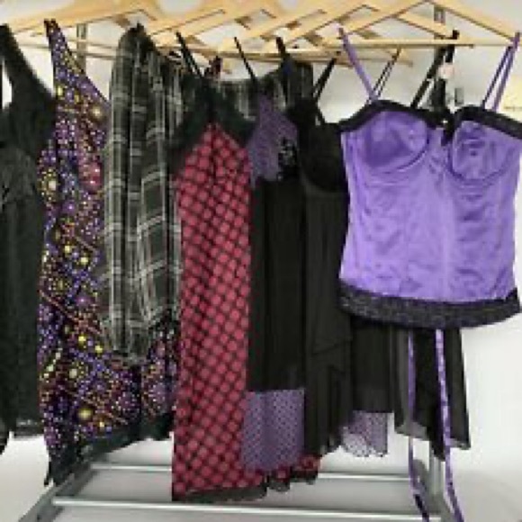 5-10 item clothing mystery bundle!:) - Picture 9 of 9